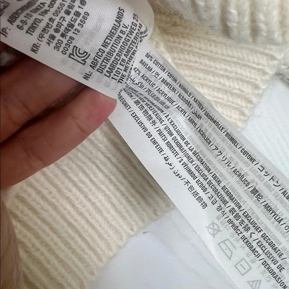 Abercrombie And Fitch - Soft Cream Mock Neck Cable Knit Sweater Size Small - Picture 9 of 10